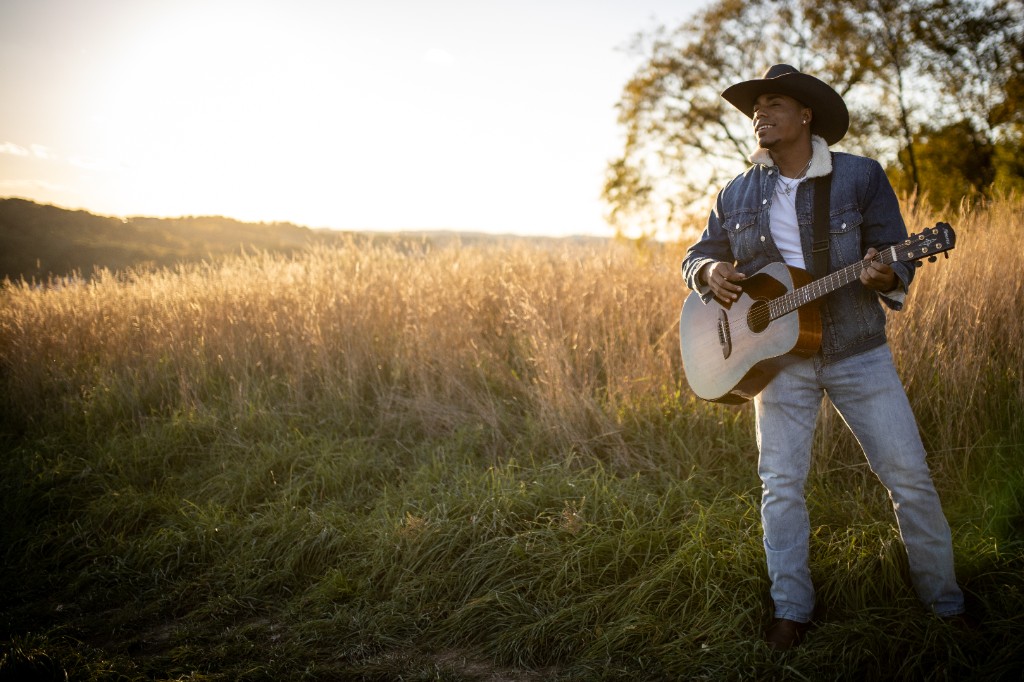 Tony Evans Jr. — Somebody’s Gotta Do It (music video stills & campaign)